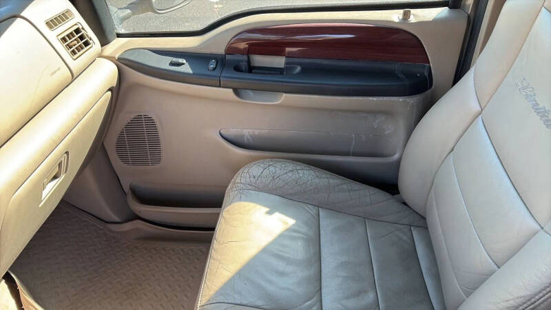 2005 Ford Excursion Limited