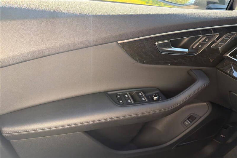 2024 Audi Q7 quattro Premium Plus 45 TFSI