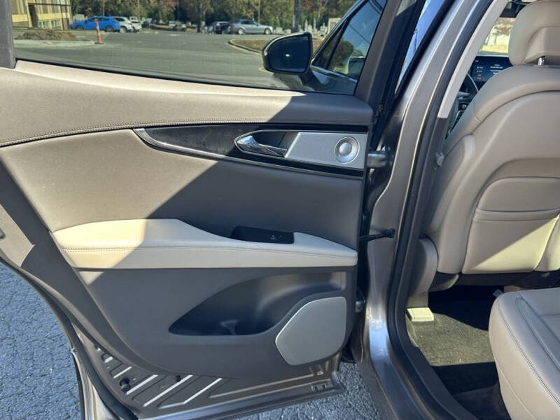 2021 Lincoln Nautilus Reserve