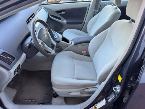 2010 Toyota Prius III