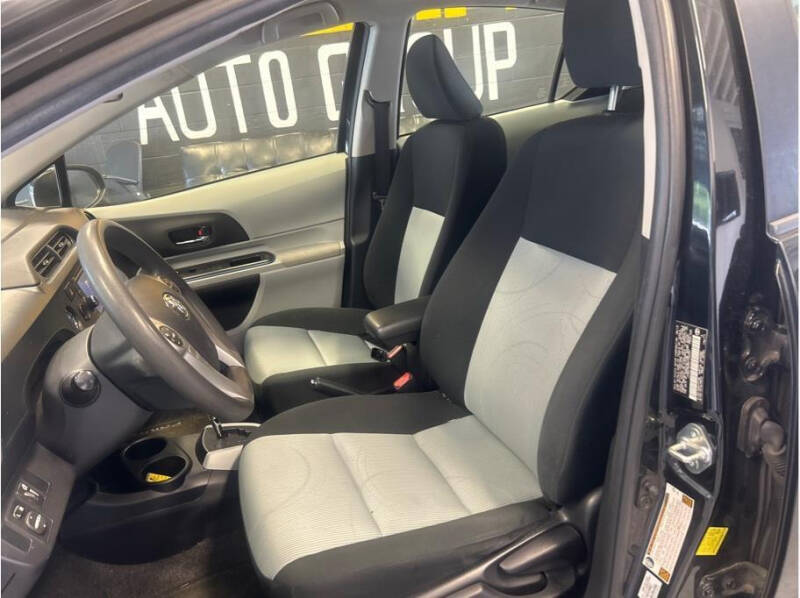 2013 Toyota Prius c Three