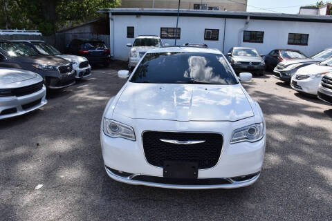 2017 Chrysler 300 Limited