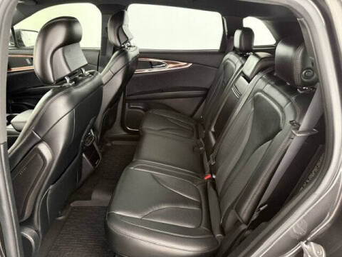 2019 Lincoln Nautilus Select