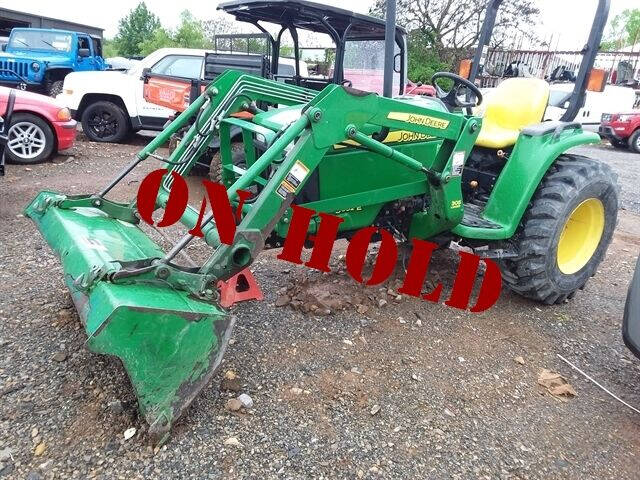 2014 John Deere 3032E 305