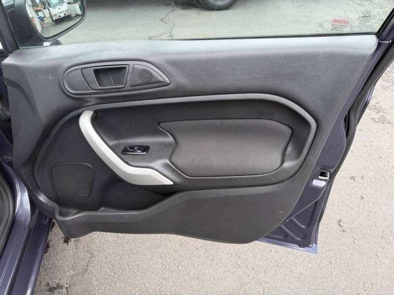 2012 Ford Fiesta SE