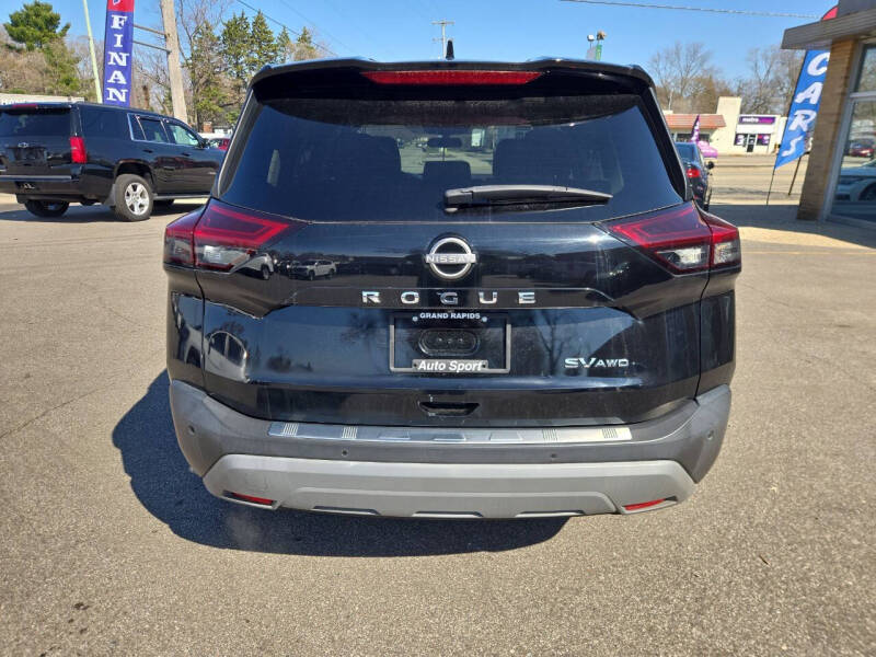2022 Nissan Rogue SV