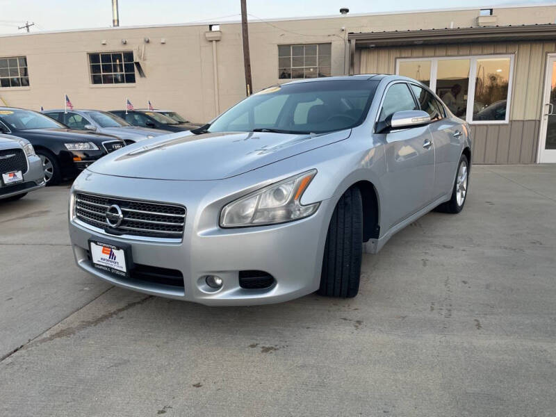 2009 Nissan Maxima for sale at EURO MOTORS AUTO DEALER INC in Champaign IL