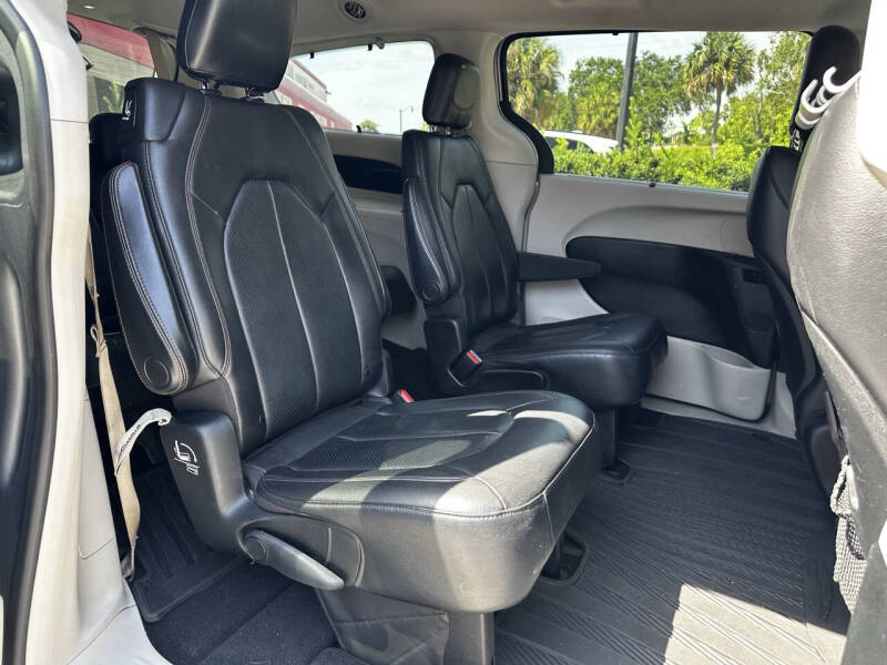2019 Chrysler Pacifica Touring L