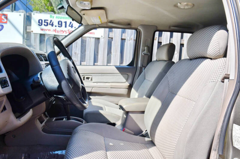 2001 Nissan Frontier XE