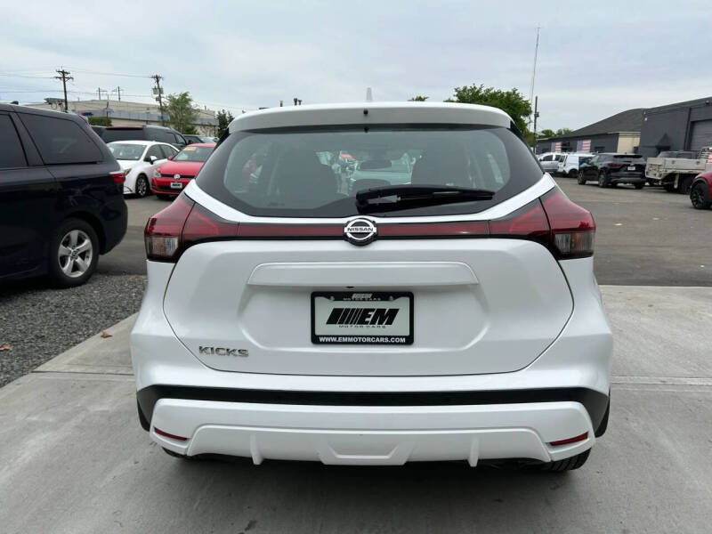 2021 Nissan Kicks S