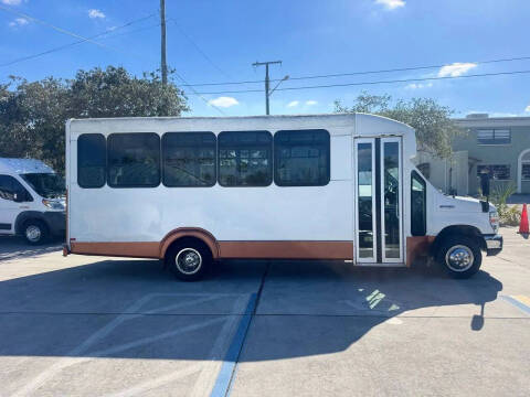 2017 Ford E-Series E-450 SD