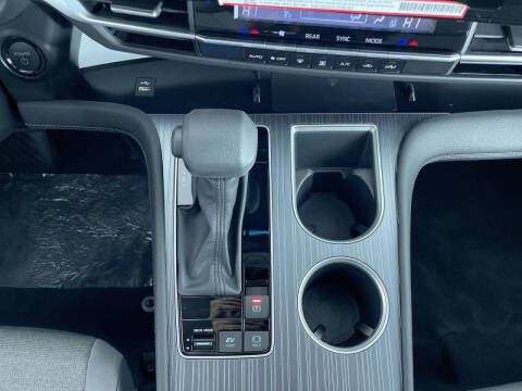 2025 Toyota Sienna LE 8-Passenger