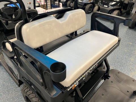 2026 E-Z-GO RXV 4