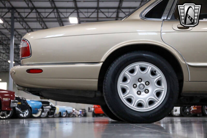 2001 Jaguar XJ-Series XJ8L