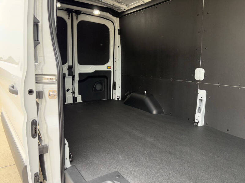 2025 Ford Transit 250