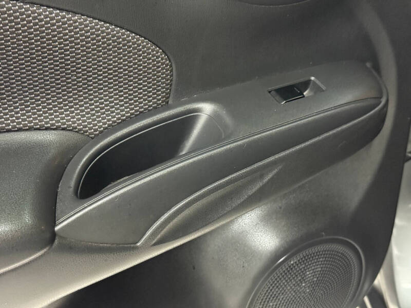 2017 Nissan Versa 1.6 S