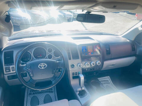 2012 Toyota Sequoia SR5