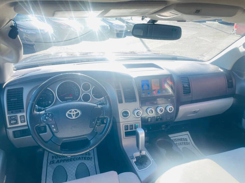 2012 Toyota Sequoia SR5