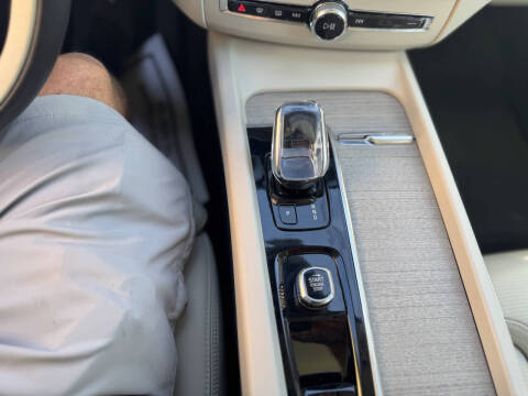 2022 Volvo XC60 B5 Inscription