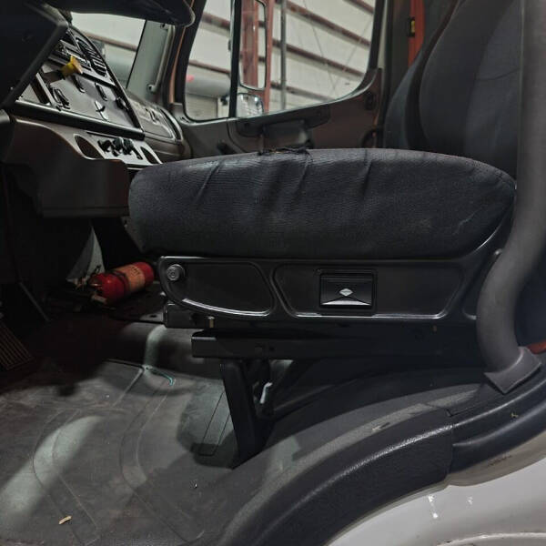 2016 Freightliner M2 106