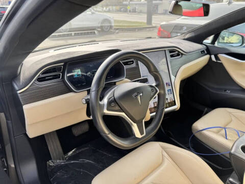 2015 Tesla Model S 70D