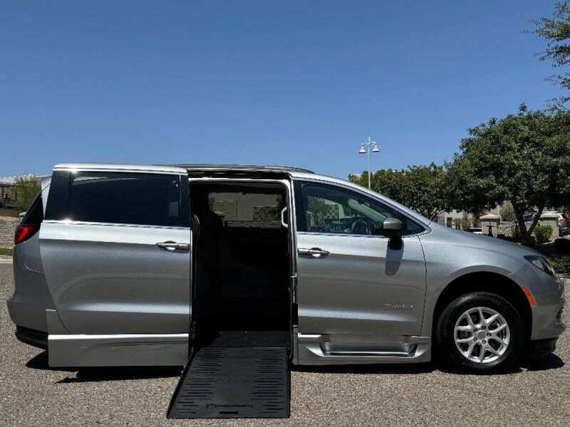 2020 Chrysler Voyager LXi