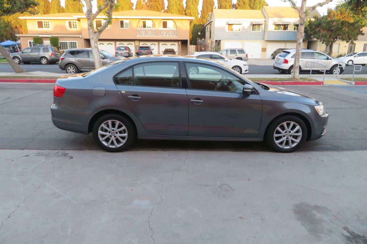 2012 Volkswagen Jetta for sale at The Car Vendor LLC in Bellflower, CA