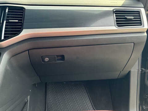 2022 Volkswagen Atlas Cross Sport V6 SEL Premium R-Line 4Motion