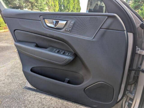 2025 Volvo XC60 B5 Plus Dark Theme