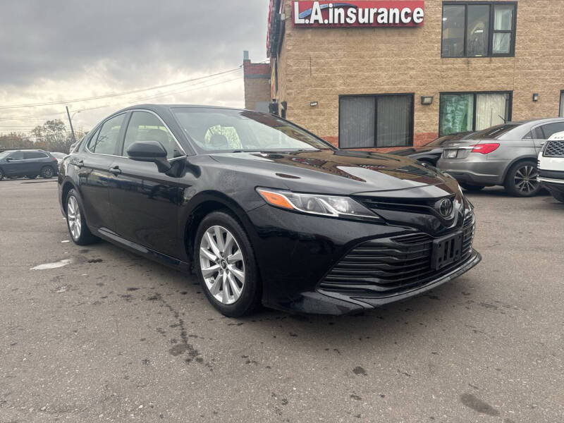 2018 Toyota Camry XLE photo 2