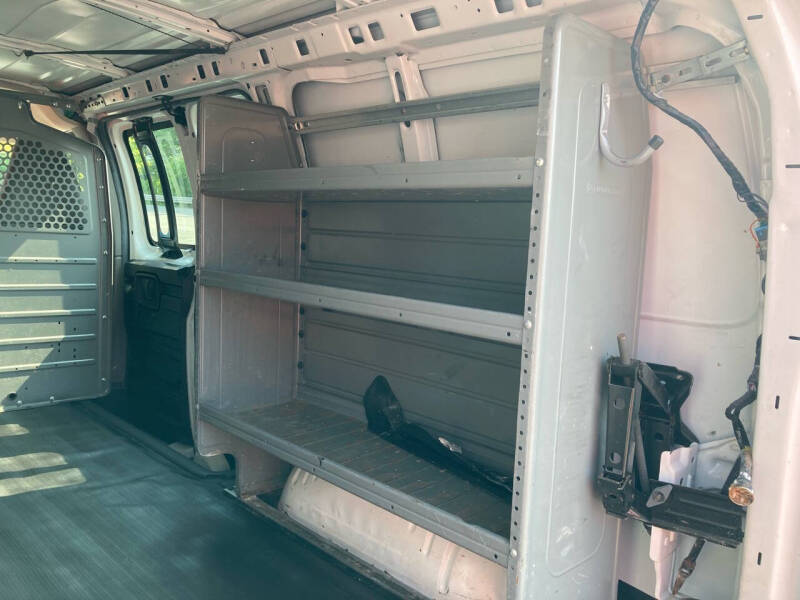 2019 GMC Savana Cargo Work Van photo 11