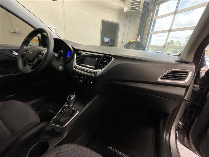 2022 Hyundai Accent SE