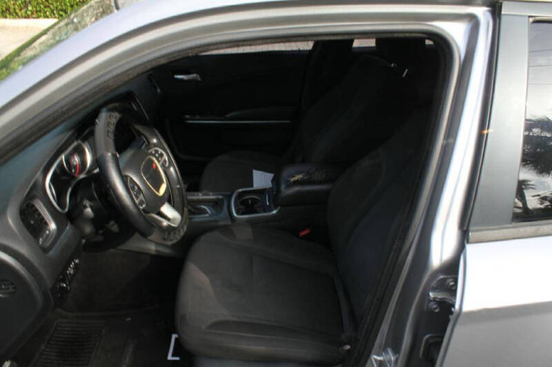 2017 Dodge Charger SXT