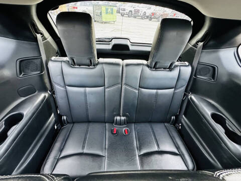 2017 Nissan Pathfinder SL