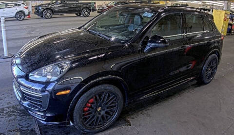 2016 Porsche Cayenne GTS Photo