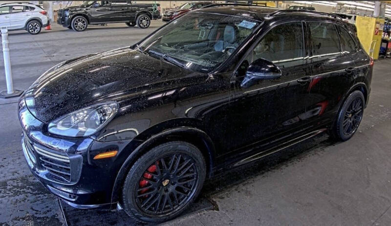 2016 Porsche Cayenne GTS