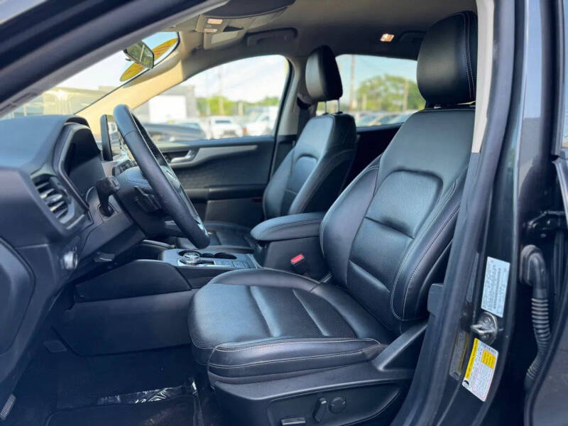 2020 Ford Escape SEL