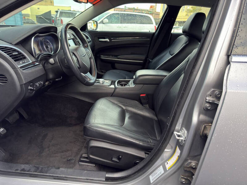 2015 Chrysler 300 Limited