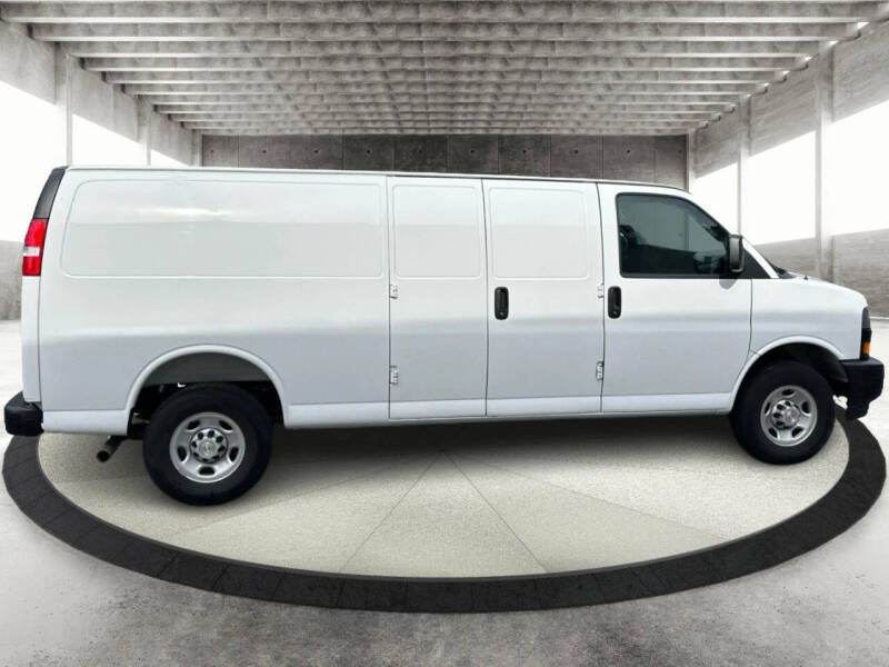 2025 Chevrolet Express 2500