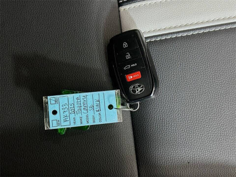 2025 Toyota Camry SE