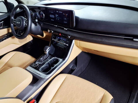2023 Kia Carnival EX