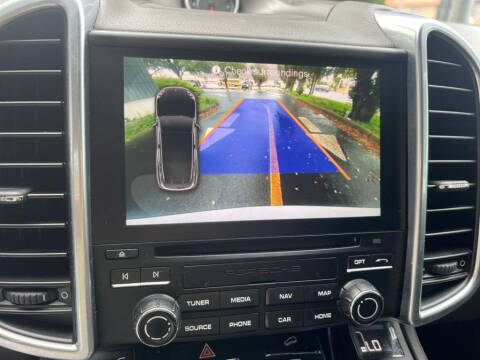 2017 Porsche Cayenne Platinum Edition