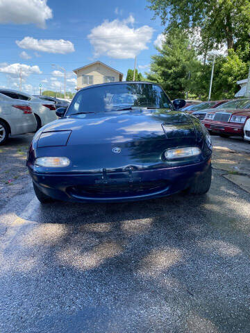 1995 Mazda MX-5 Miata for sale at Unique Motors in Rock Island IL