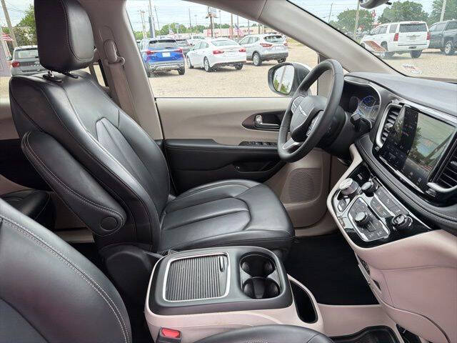 2023 Chrysler Pacifica Plug-In Hybrid Touring L