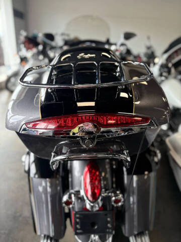 2016 Indian Roadmaster (Two-Tone)