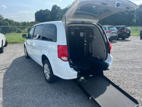 2017 Dodge Grand Caravan for sale at BT Mobility LLC in Wrightstown NJ
