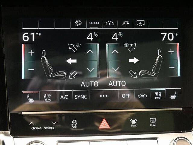 2022 Audi e-tron quattro Premium Plus