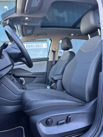 2023 Volkswagen Taos SE 4Motion