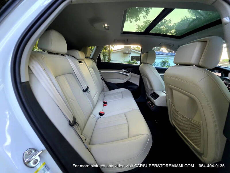 2021 Audi e-tron quattro Premium