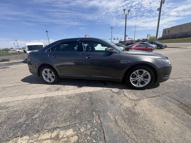 2017 Ford Taurus SEL